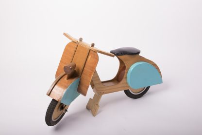 Motocicleta Vespa Clasica - Image 2